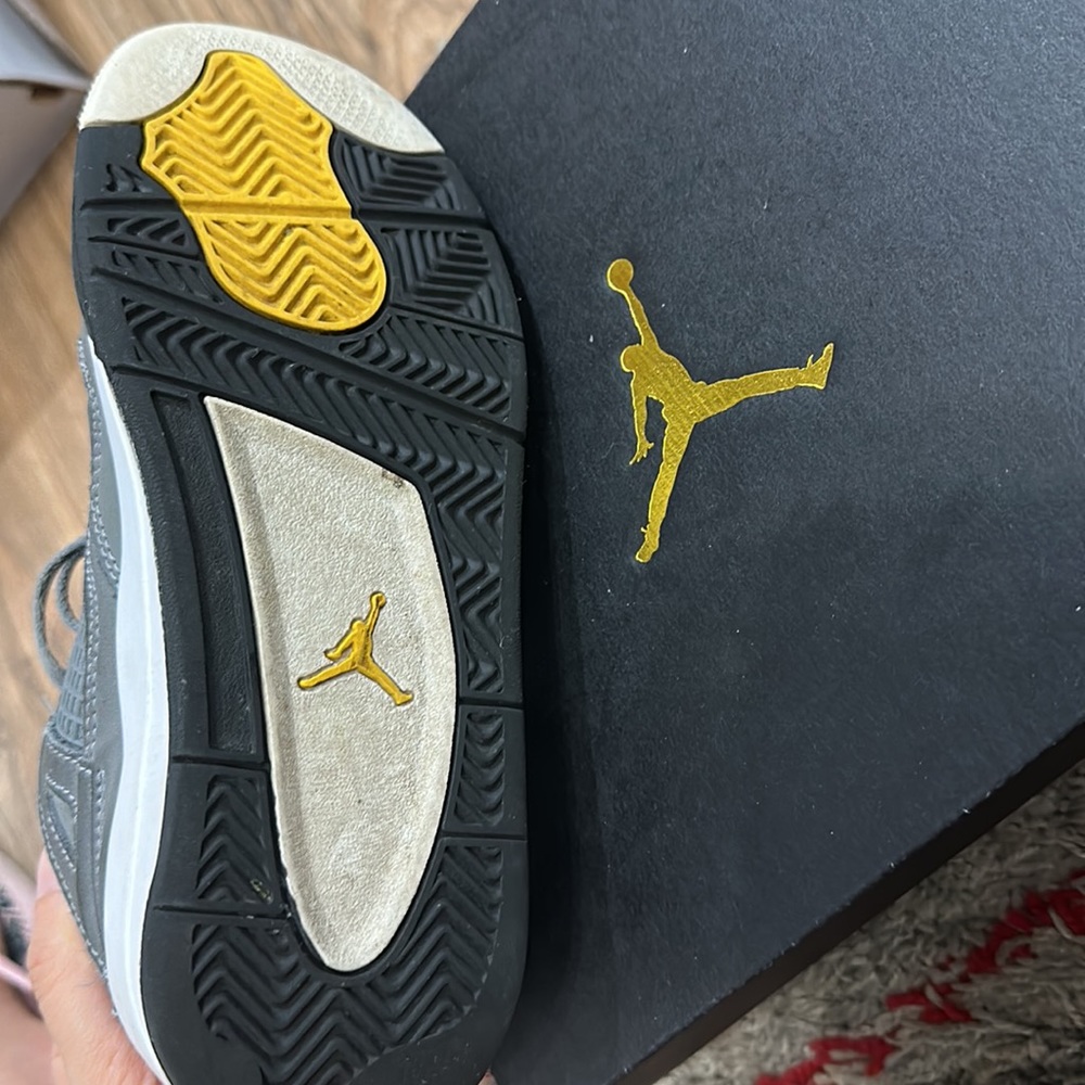 Jordan 4 - Picture 3 of 5
